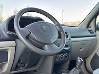 Renault clio 1.2-16v dynamique 2002 | 92-lj-zg - afbeelding 19 van  24