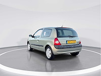 Renault clio 1.2-16v dynamique 2002 | 92-lj-zg - afbeelding 23 van  24