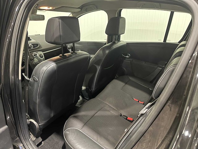Renault clio 1.2 tce dynamique s 20-hkr-1 - afbeelding 2 van  22