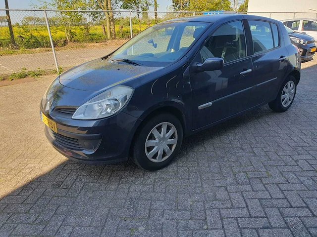 Renault clio 1.2 tce rip curl, 60-zr-sv - afbeelding 2 van  9