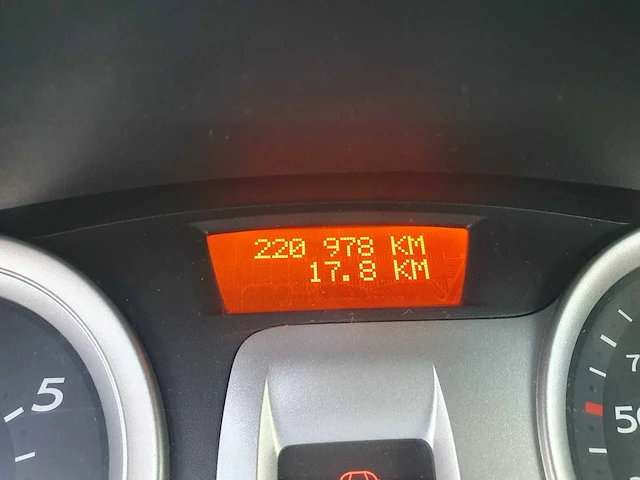 Renault clio 1.2 tce rip curl, 60-zr-sv - afbeelding 9 van  9