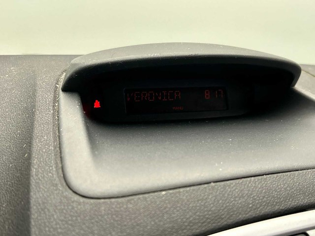 Renault clio 1.4-16v dynamique luxe 2005 | 21-rz-xx - afbeelding 10 van  20