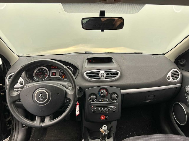 Renault clio 1.4-16v dynamique luxe 2005 | 21-rz-xx - afbeelding 17 van  40
