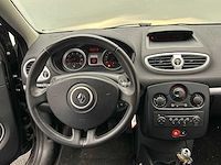 Renault clio 1.4-16v dynamique luxe 2005 | 21-rz-xx - afbeelding 18 van  40