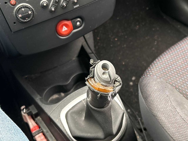 Renault clio 1.4-16v dynamique luxe 2005 | 21-rz-xx - afbeelding 29 van  40