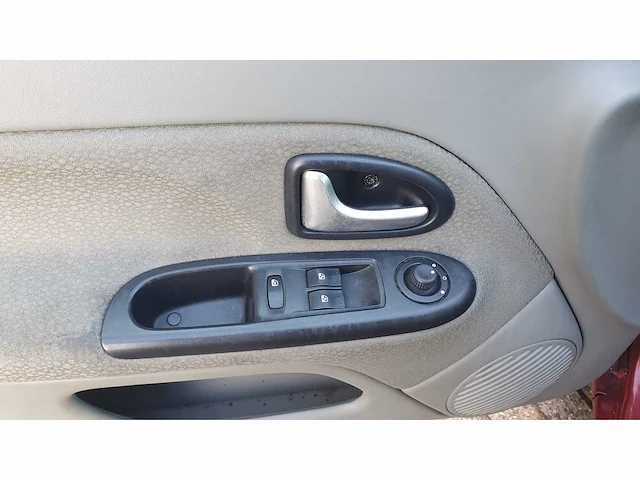 Renault clio 1.4-16v dynam.luxe, 69-rd-xv - afbeelding 10 van  12