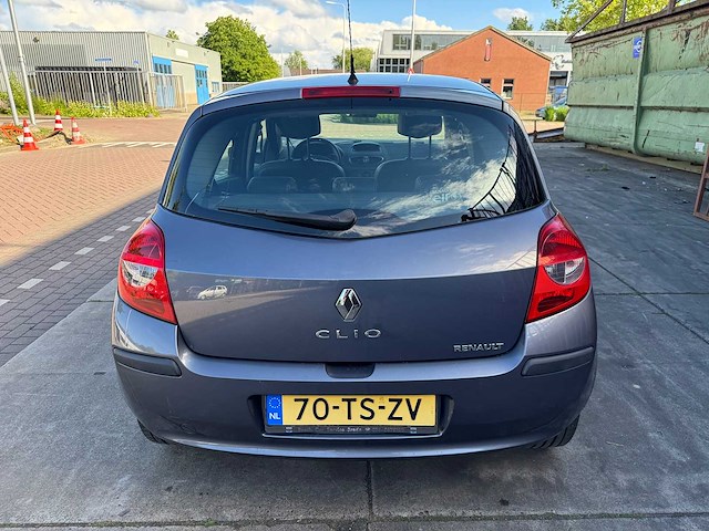 Renault clio 1.4-16v exception cool 70-ts-zv - afbeelding 8 van  13