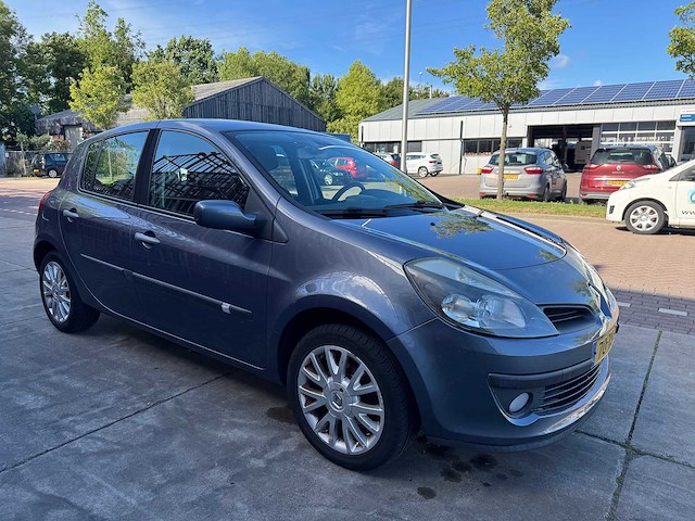 Renault clio 1.4-16v exception cool 70-ts-zv - afbeelding 10 van  13