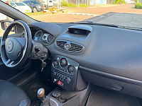 Renault clio 1.4-16v exception cool 70-ts-zv - afbeelding 12 van  13