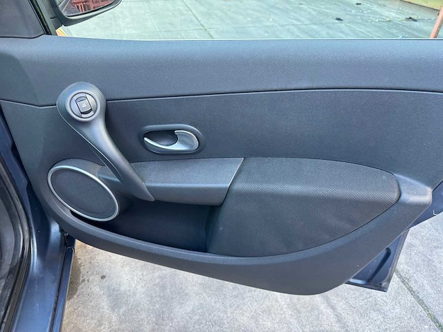 Renault clio 1.4-16v exception cool 70-ts-zv - afbeelding 13 van  13
