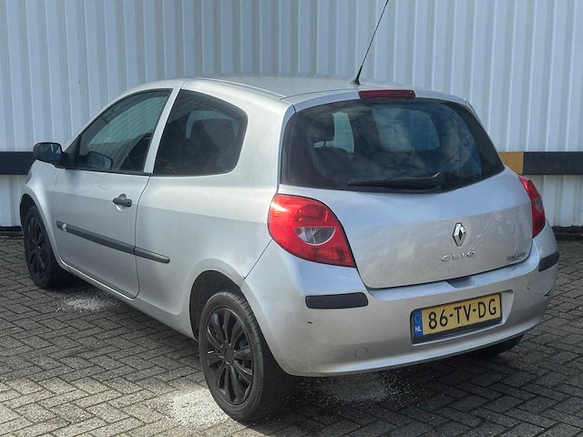 Renault clio 1.4-16v expression, 86-tv-dg - afbeelding 7 van  13