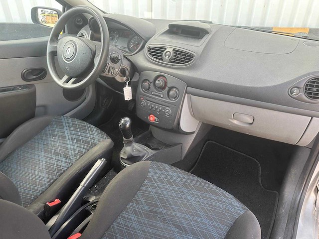 Renault clio 1.4-16v expression, 86-tv-dg - afbeelding 9 van  13