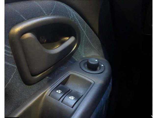 Renault clio 1.4-16v expression, automaat, 02-lz-hn - afbeelding 5 van  22