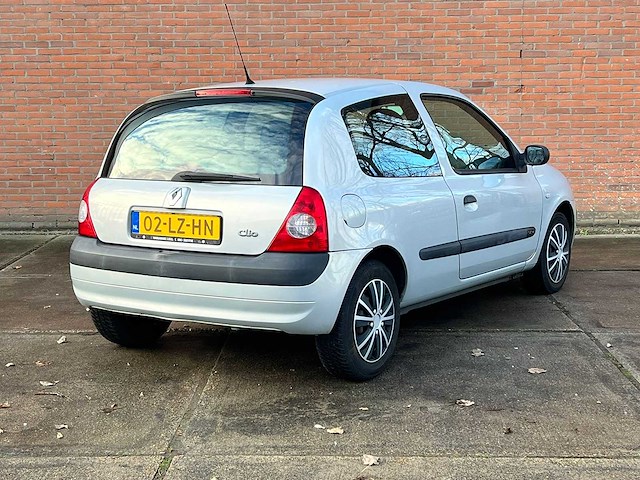 Renault clio 1.4-16v expression, automaat, 02-lz-hn - afbeelding 12 van  22