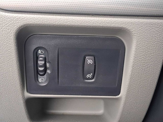 Renault clio 1.4-16v privilège 2003 | 38-lk-hv - afbeelding 1 van  17