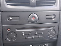 Renault clio 1.4-16v privilège 2003 | 38-lk-hv - afbeelding 7 van  17