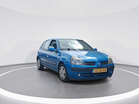 Renault clio 1.4-16v privilège 2003 | 38-lk-hv - afbeelding 8 van  17