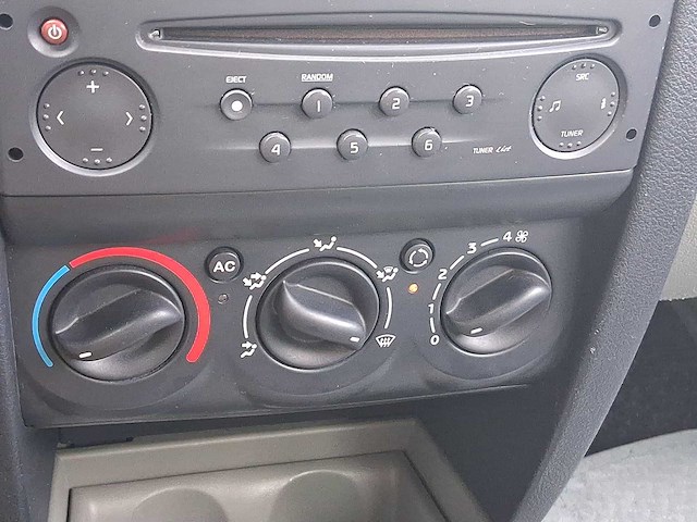 Renault clio 1.4-16v privilège 2003 | 38-lk-hv - afbeelding 13 van  26