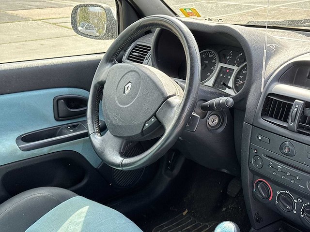 Renault clio 1.4-16v privilège 2003 | 43-lh-xk - afbeelding 11 van  13