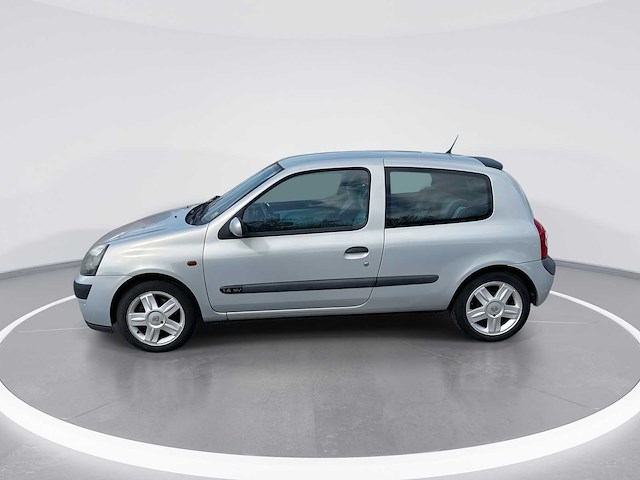 Renault clio 1.4-16v privilège 2003 | 43-lh-xk - afbeelding 7 van  15