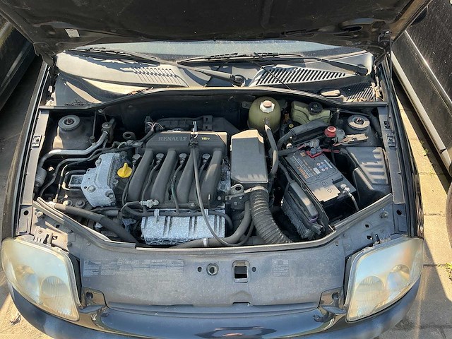 Renault clio 1.4-16v rxe 35-gr-tp - afbeelding 7 van  10