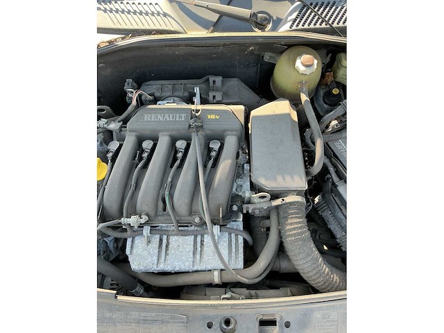Renault clio 1.4-16v rxe 35-gr-tp - afbeelding 9 van  10