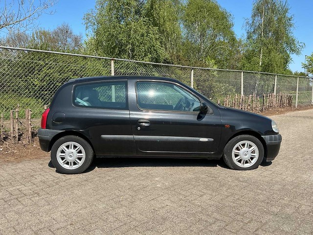 Renault clio 1.4-16v rxe 35-gr-tp - afbeelding 4 van  23