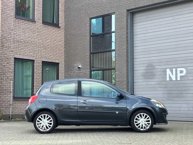 Renault clio 1.6-16v dynam.luxe, 21-sj-rl - afbeelding 5 van  11
