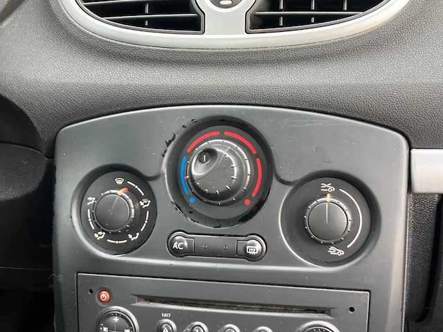 Renault clio 1.6-16v dynam.luxe, 21-sj-rl - afbeelding 2 van  11