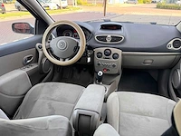 Renault clio 1.6-16v privilège, 51-tf-pz - afbeelding 6 van  18