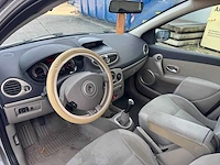 Renault clio 1.6-16v privilège, 51-tf-pz - afbeelding 7 van  18