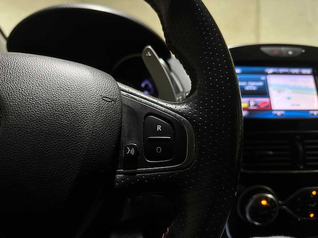 Renault clio 1.6 r.s. trophy 220pk 2016, k-787-pd - afbeelding 20 van  46