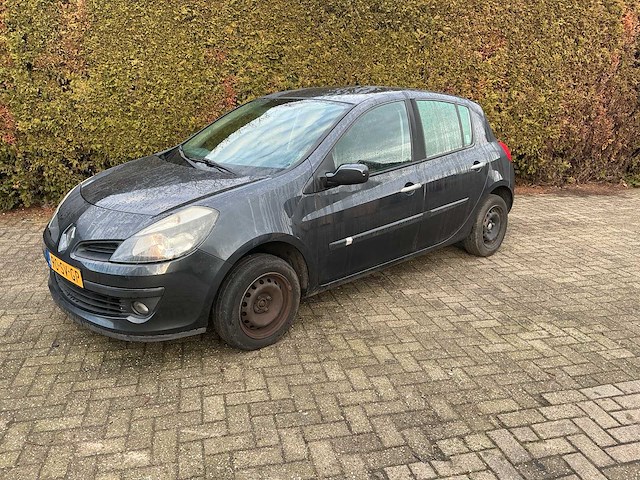 Renault clio 90-sv-gp - afbeelding 22 van  28