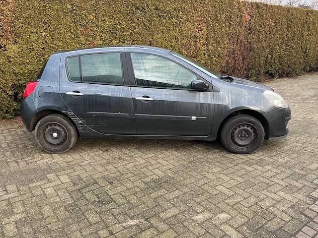 Renault clio 90-sv-gp - afbeelding 23 van  28