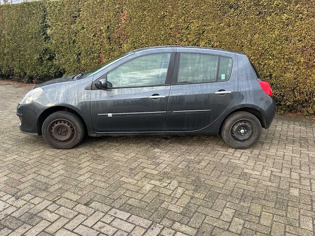 Renault clio 90-sv-gp - afbeelding 26 van  28