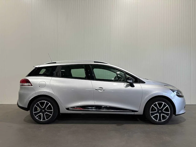 Renault clio estate 0.9 tce expression 5-knp-96 - afbeelding 16 van  19