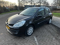 Renault clio estate 1.6 16v dynamique automaat, 68-gkz-1 - afbeelding 1 van  14