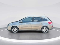 Renault clio estate 1.6-16v night & day 2012 | 22-szr-3 - afbeelding 3 van  28
