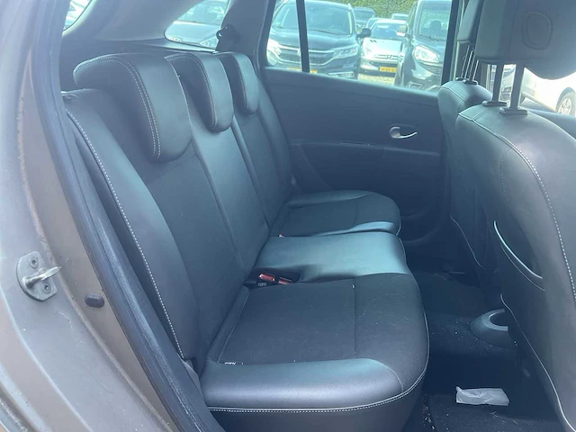 Renault clio estate 1.6-16v night & day 2012 | 22-szr-3 - afbeelding 18 van  28