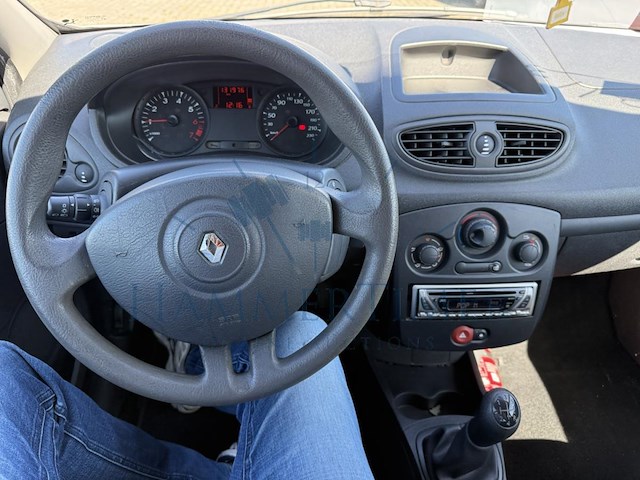 Renault clio iii clio 1.2i 16v authentique 75, 2010 - afbeelding 3 van  27