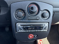 Renault clio iii clio 1.2i 16v authentique 75, 2010 - afbeelding 4 van  27