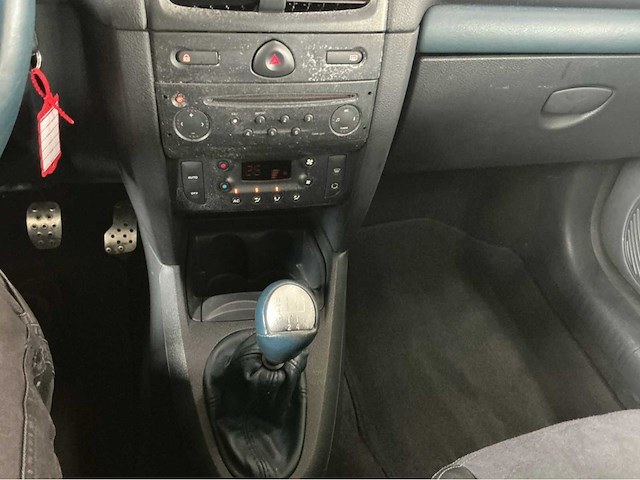 Renault clio rs phase 2 2.0 16v 172pk 2004 youngtimer - afbeelding 9 van  17
