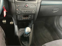 Renault clio rs phase 2 2.0 16v 172pk 2004 youngtimer - afbeelding 9 van  17