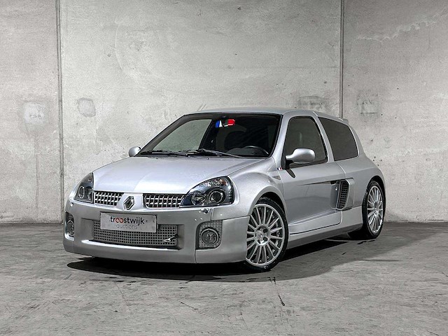 Renault clio v6 3.0 sport rs phase 2 (nr 149) 255pk 2004 youngtimer - afbeelding 7 van  7