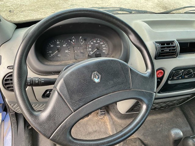 Renault dci90 personenauto - afbeelding 2 van  11