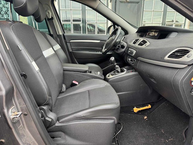 Renault grand scénic 1.2 tce privilege 7p 3-xhr-84 - afbeelding 31 van  34