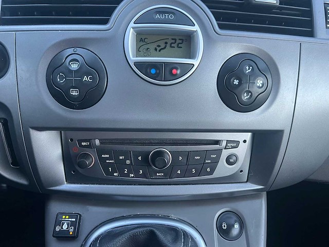 Renault grand scénic 2.0-16v tech l. 7p., 80-zj-dd - afbeelding 17 van  23