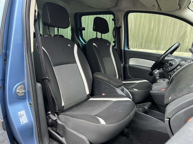 Renault kangoo 1.2 tce limited start&stop 5 pers. | 25-98-84 - afbeelding 11 van  19