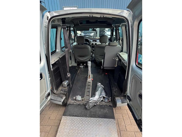 Renault kangoo 1.6-16v privilège invalide 49-np-sf - afbeelding 4 van  31
