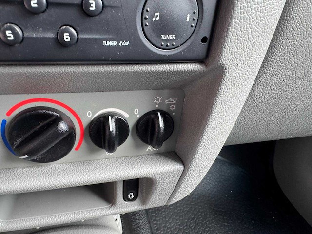 Renault kangoo 1.6-16v privilège invalide 49-np-sf - afbeelding 11 van  31